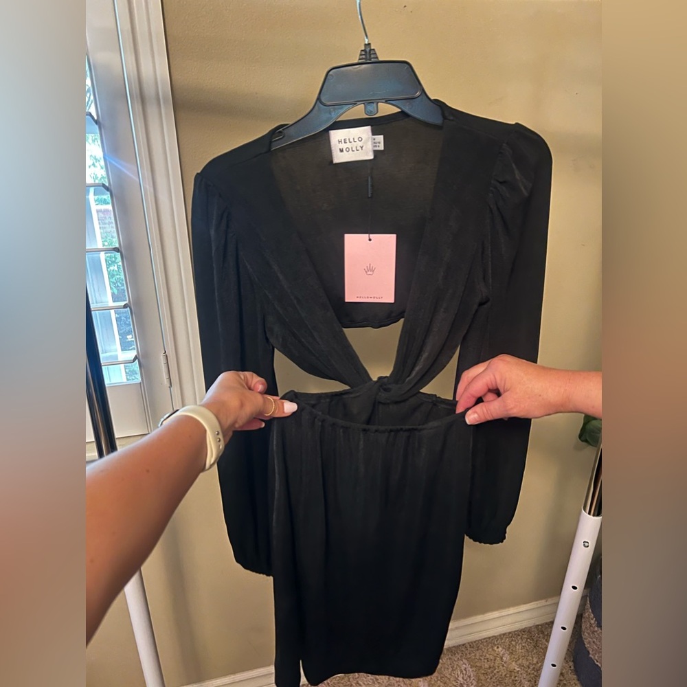 Hello Molly Black cocktail dress. Size medium. Never worn!